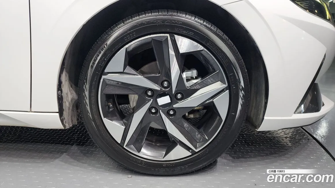 Hyundai AVANTE — фото 3