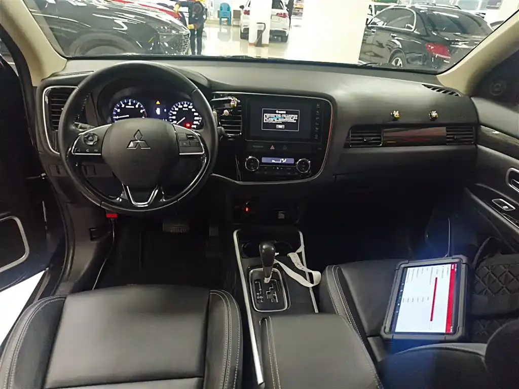 Mitsubishi Outlander 2021 из CN, фото 9