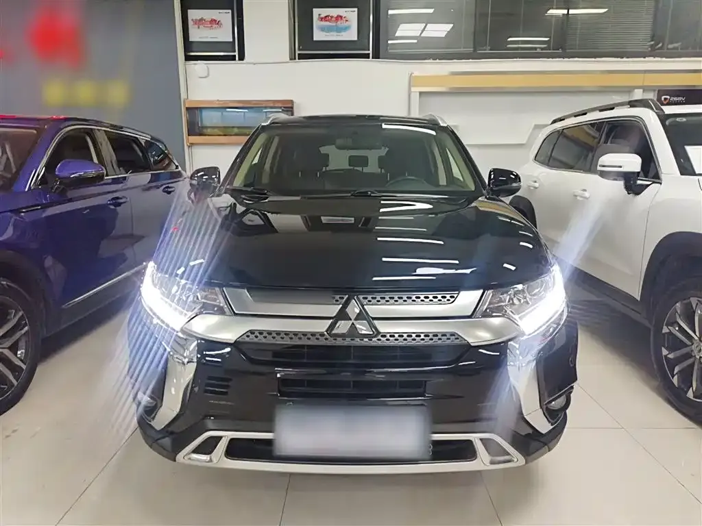 Mitsubishi Outlander 2021 из CN, фото 4
