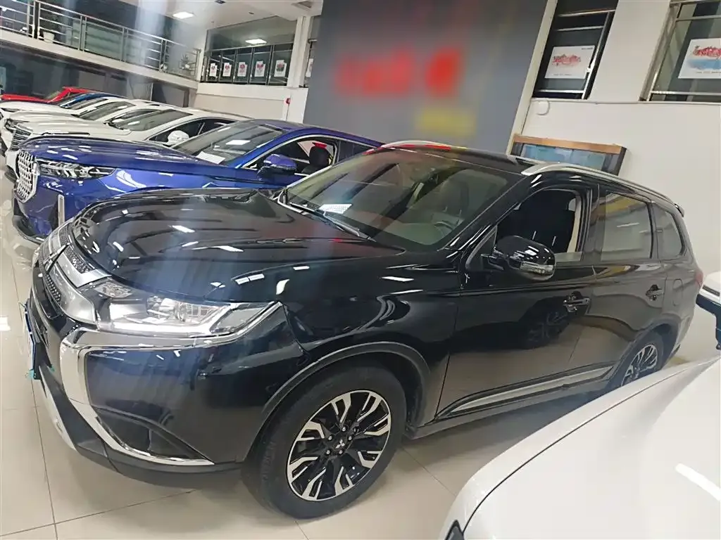 Mitsubishi Outlander 2021 из CN, фото 3