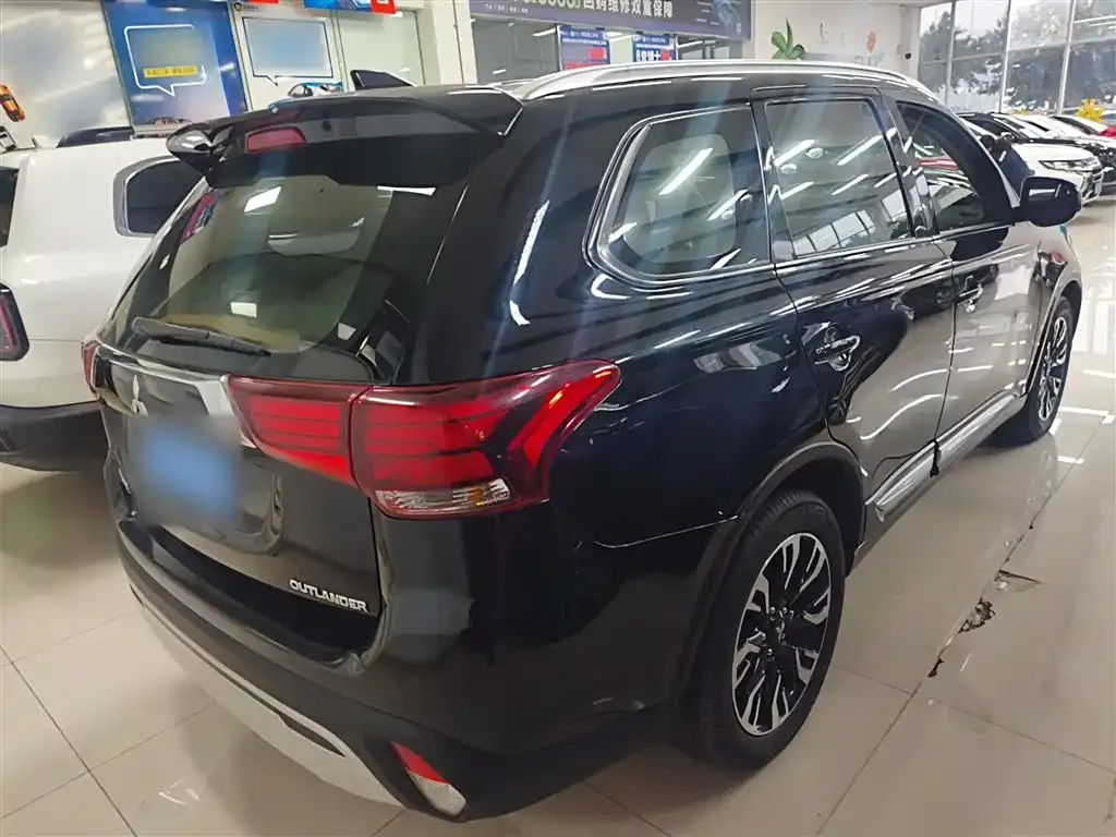 Mitsubishi Outlander 2021 из CN, фото 10