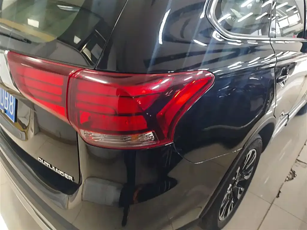 Mitsubishi Outlander 2021 из CN, фото 5