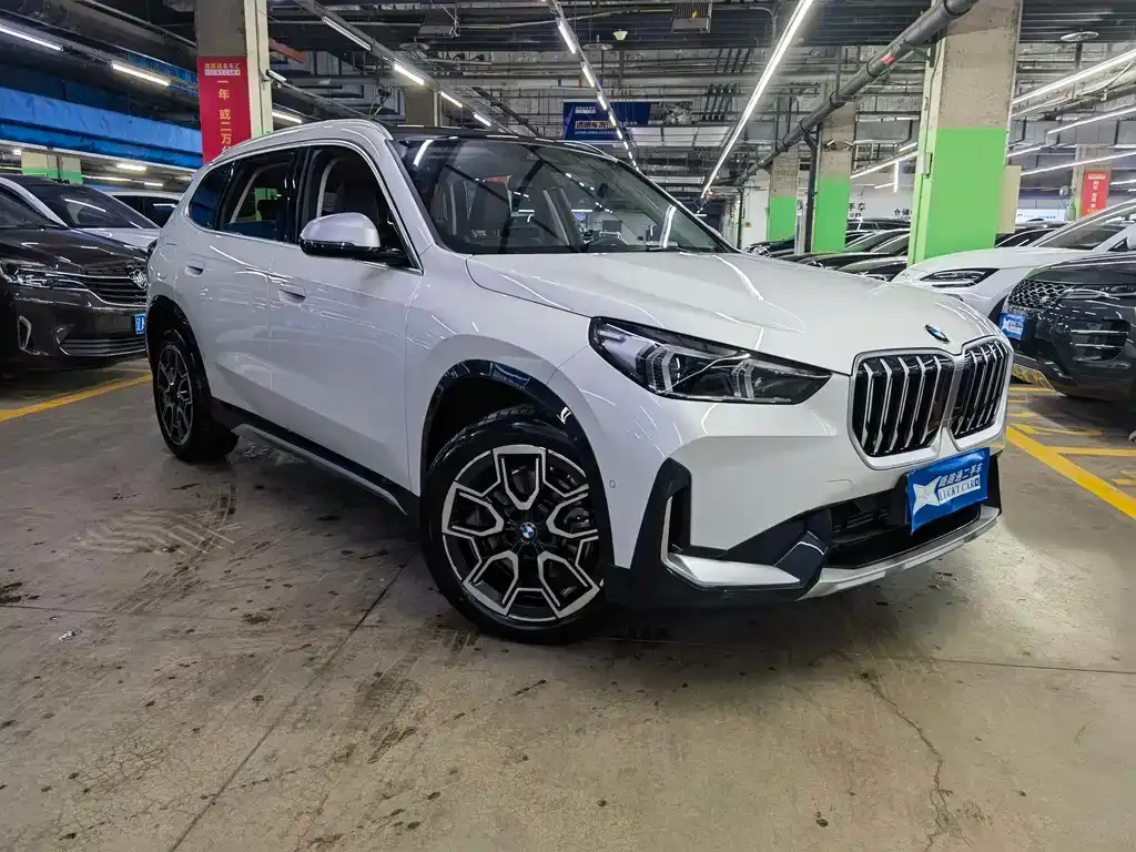 BMW X1 — фото 8