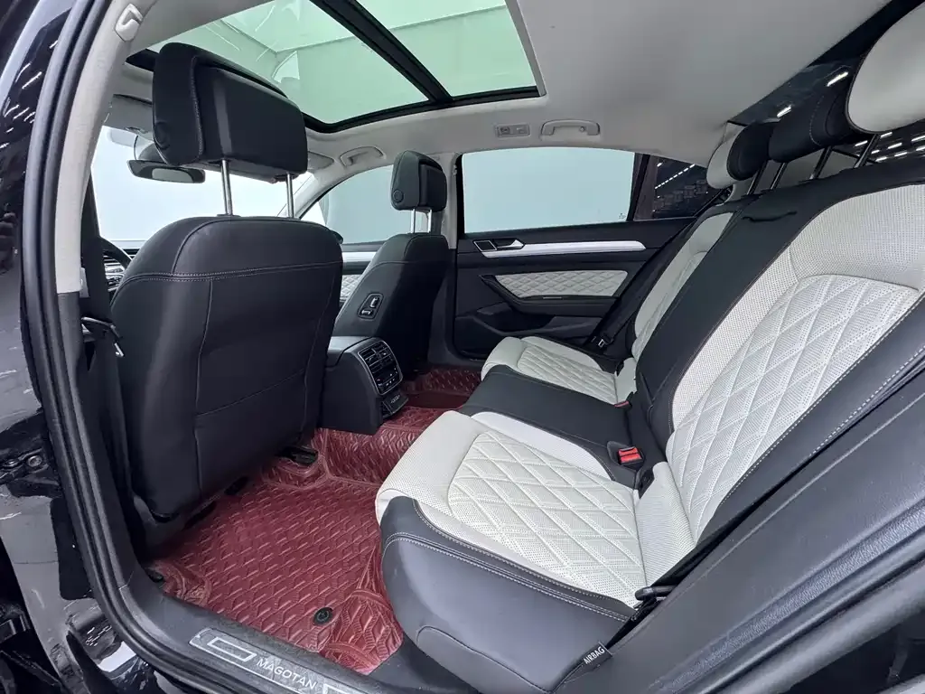 Volkswagen Magotan 2023 из CN, фото 9