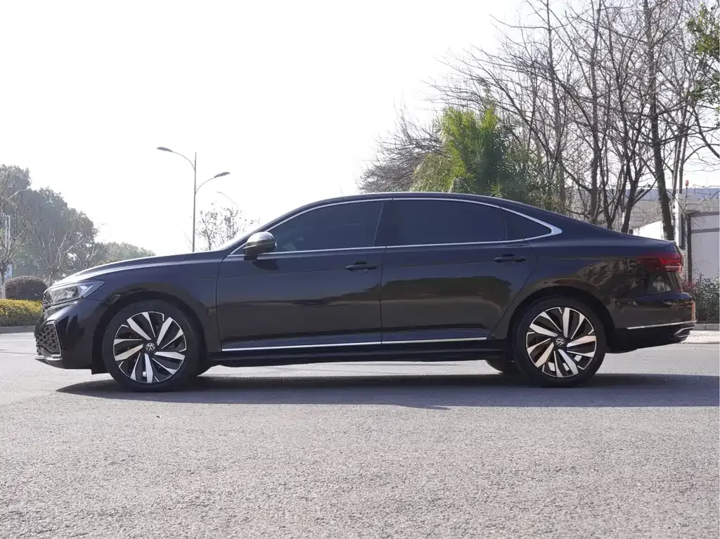 Volkswagen Passat — фото 7