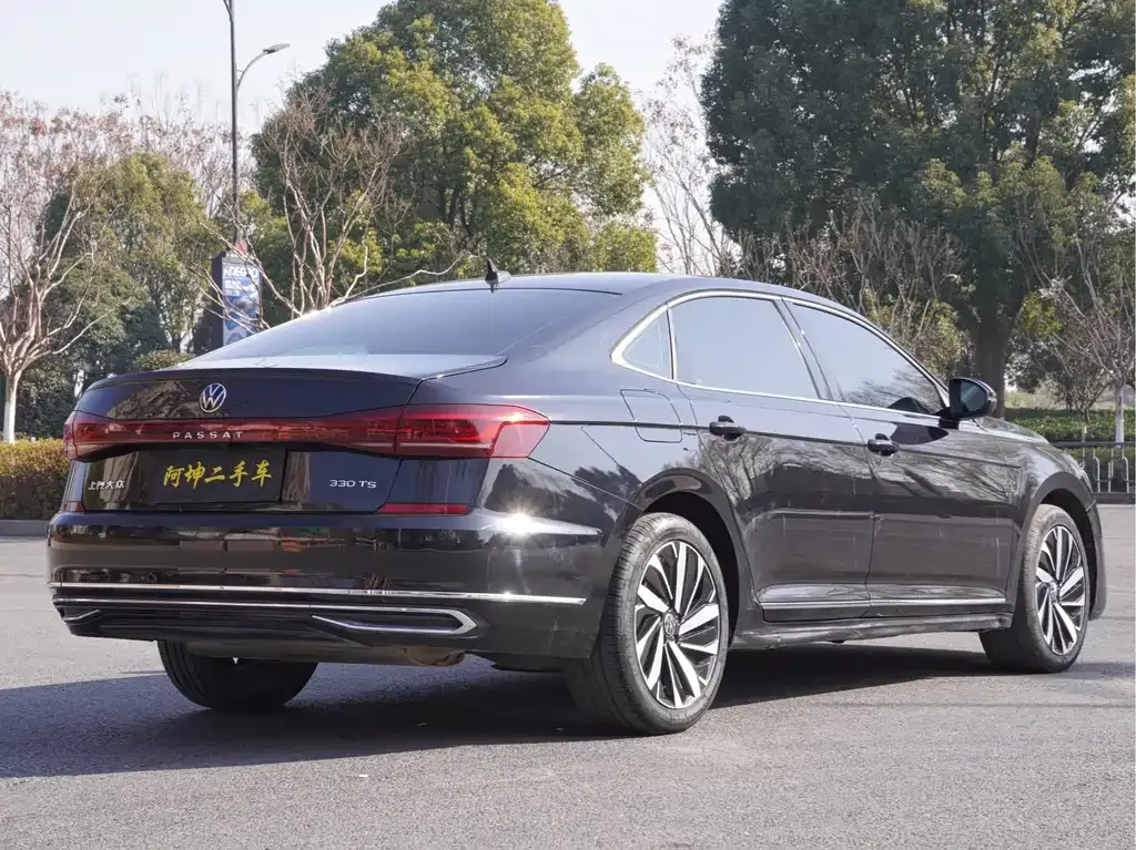 Volkswagen Passat — фото 9