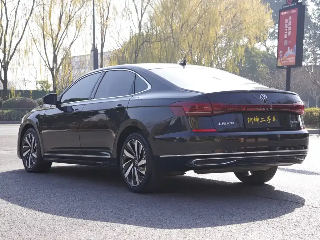 Volkswagen Passat — фото 3