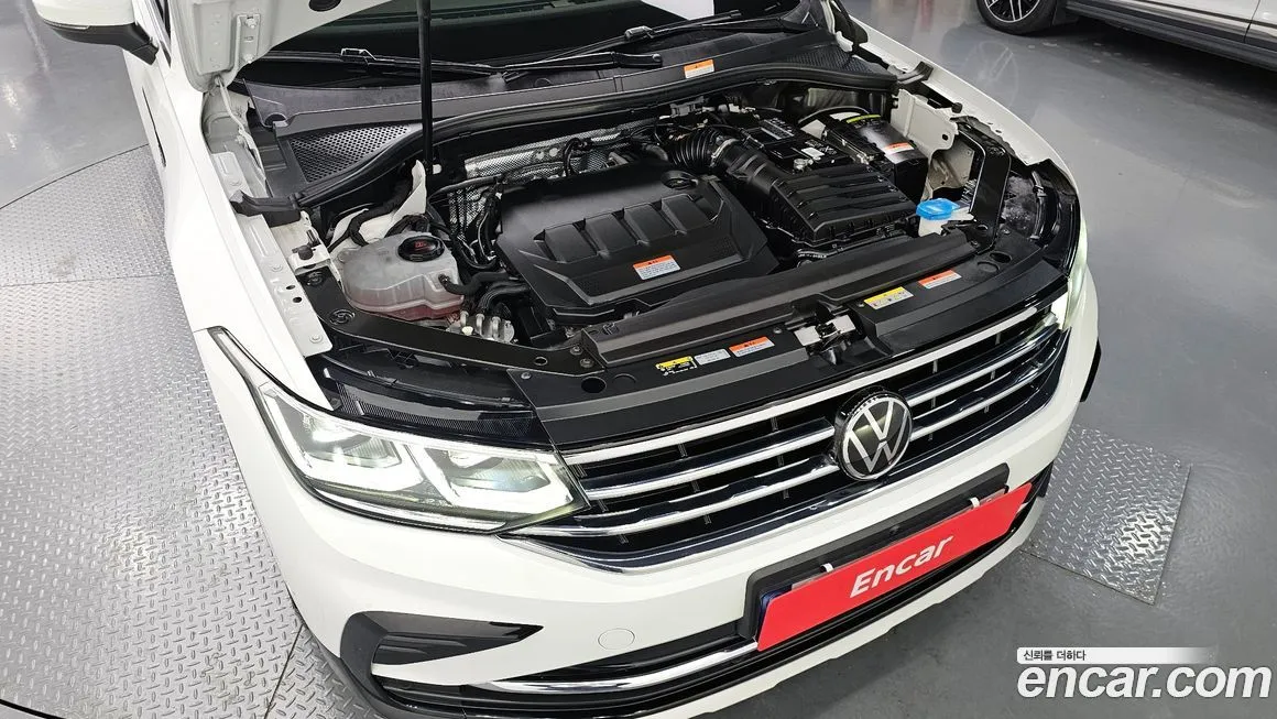 Volkswagen Tiguan — фото 6
