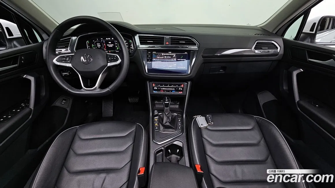 Volkswagen Tiguan — фото 7