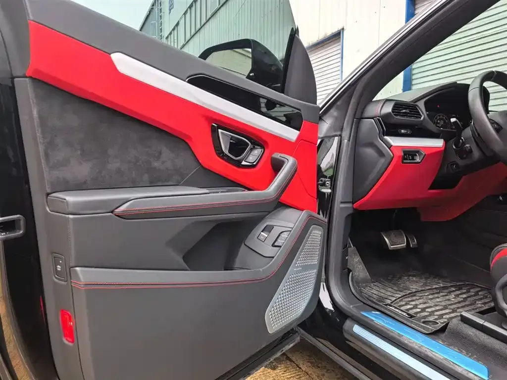Lamborghini Urus 2023 из CN, фото 7
