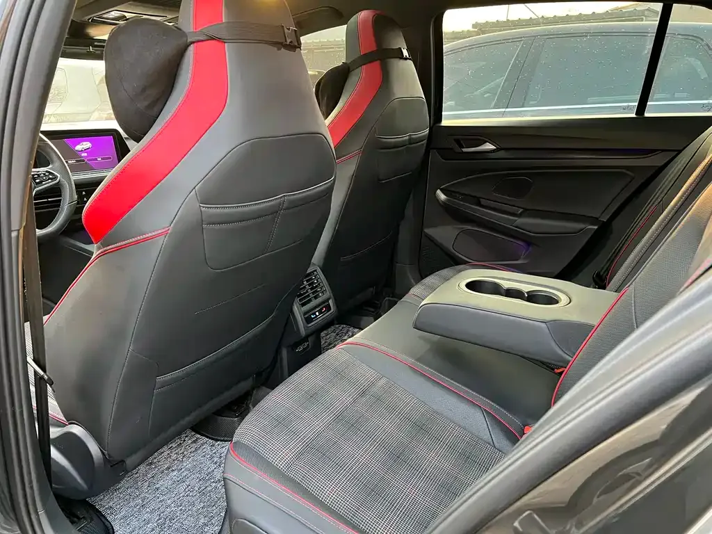 Volkswagen Golf GTI 2022 из CN, фото 2