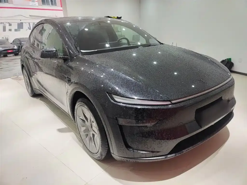 Tesla Model Y L — фото 6