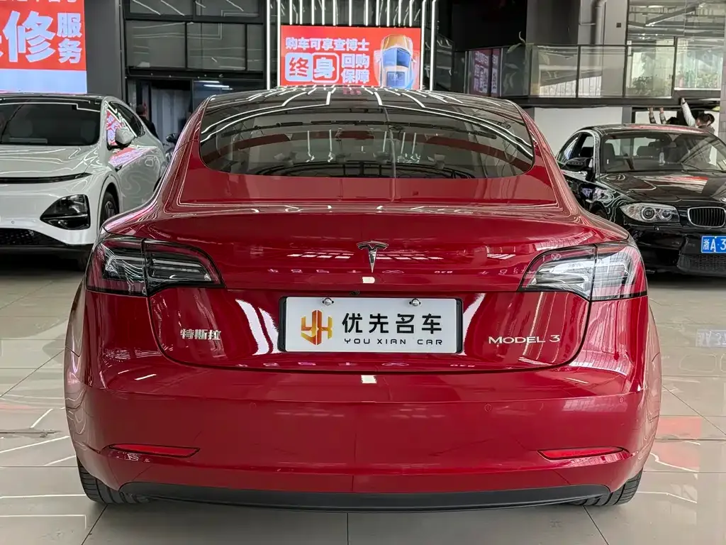 Tesla Model 3 — фото 5