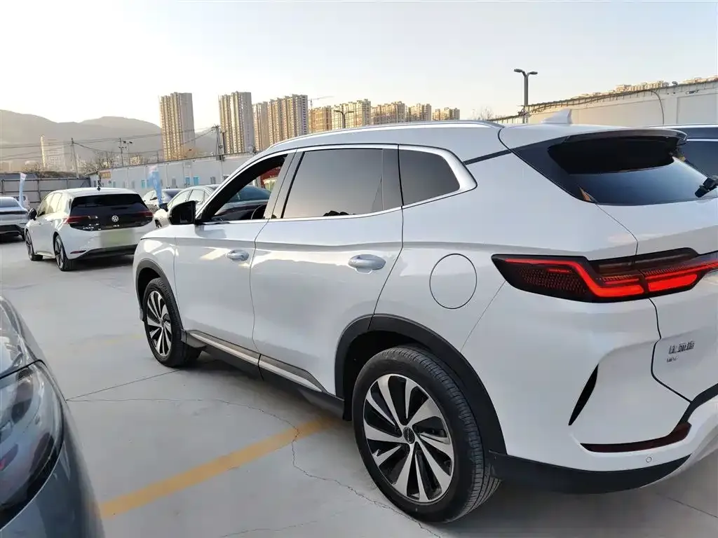 BYD PLUS New Energy — фото 5