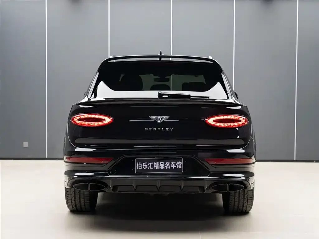 Bentley Bentayga 2023 из CN, фото 4