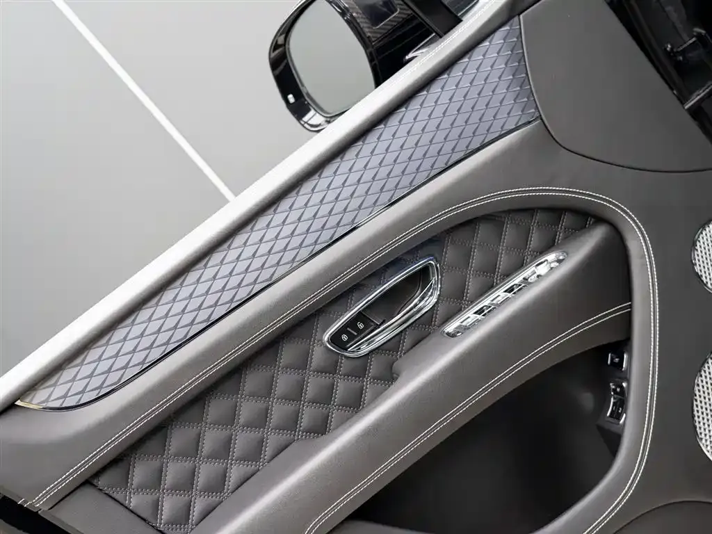 Bentley Bentayga 2023 из CN, фото 7