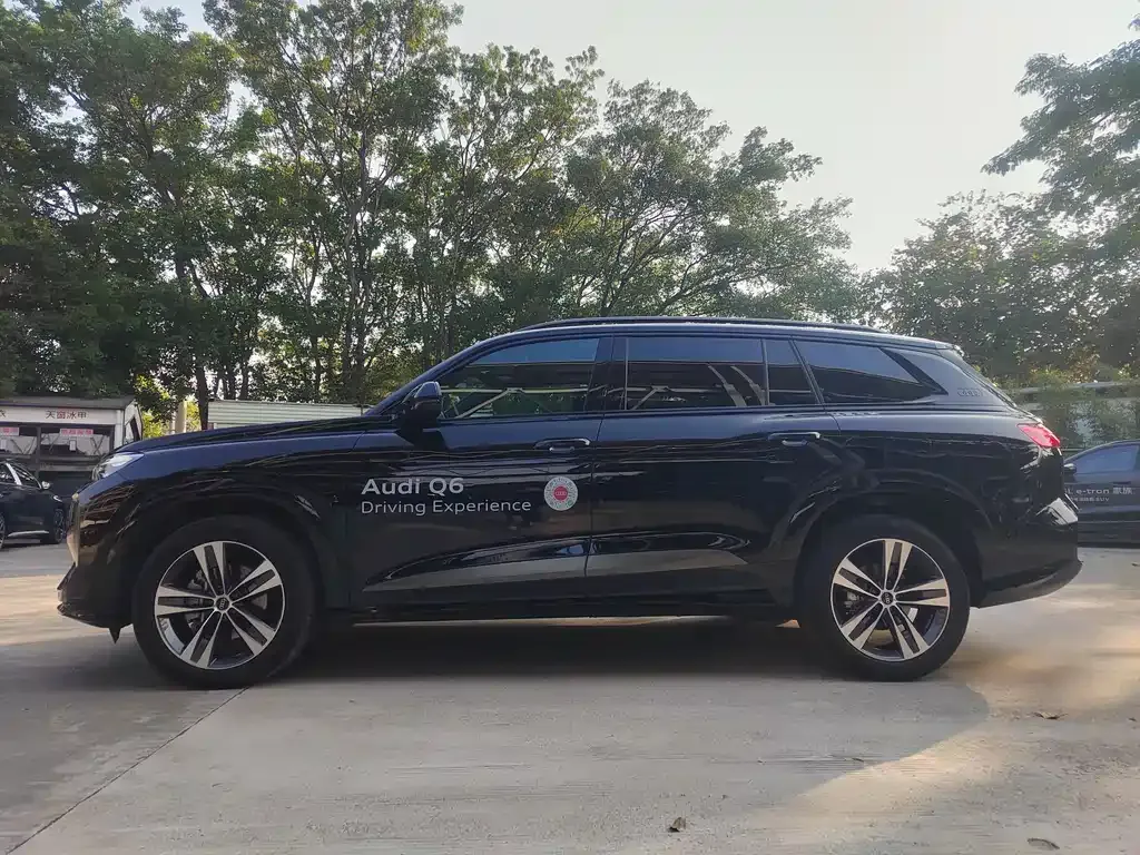 Audi Q6 2024 из CN, фото 5