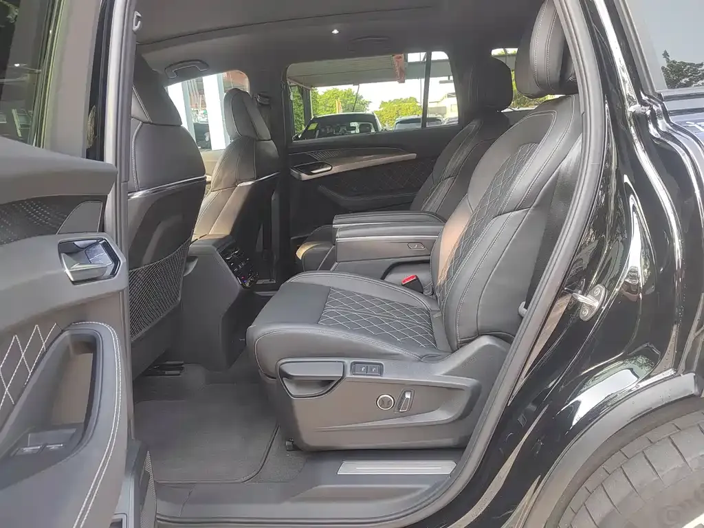 Audi Q6 2024 из CN, фото 4