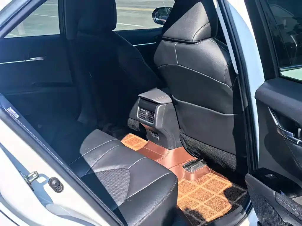 Toyota Camry 2023 из CN, фото 3