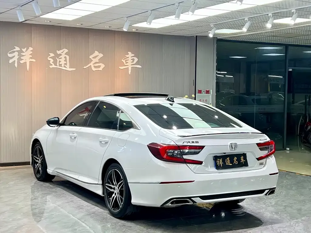 Honda Accord — фото 4