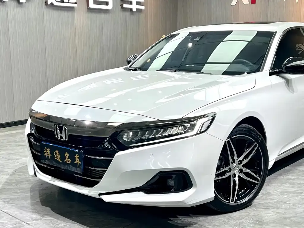 Honda Accord — фото 9