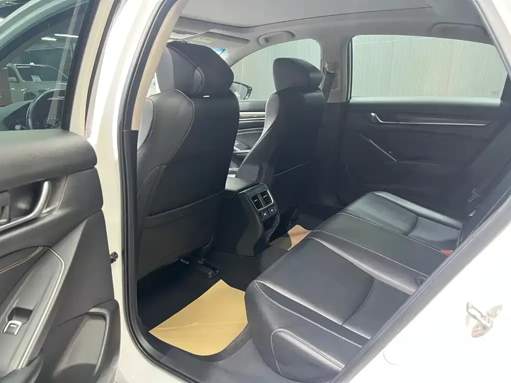 Honda Accord — фото 2