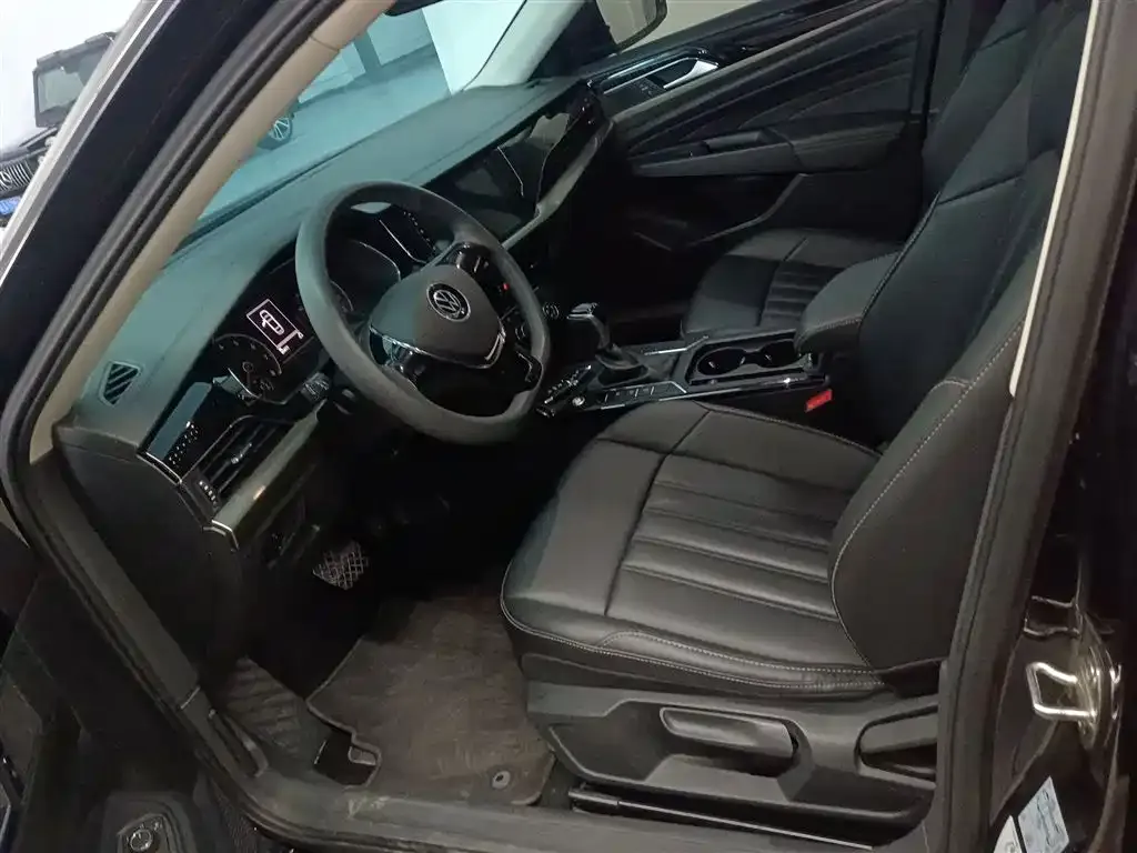 Volkswagen Passat 2022 из CN, фото 10