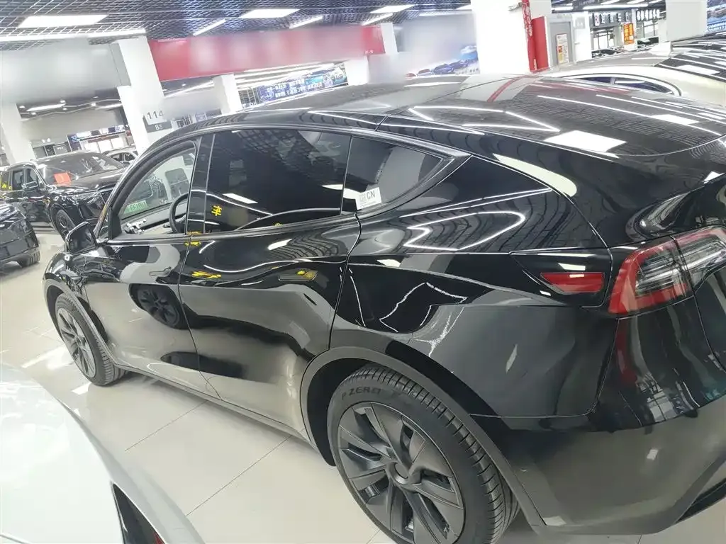 Tesla Model Y — фото 5
