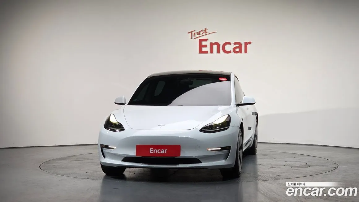 Tesla Model 3 — фото 2