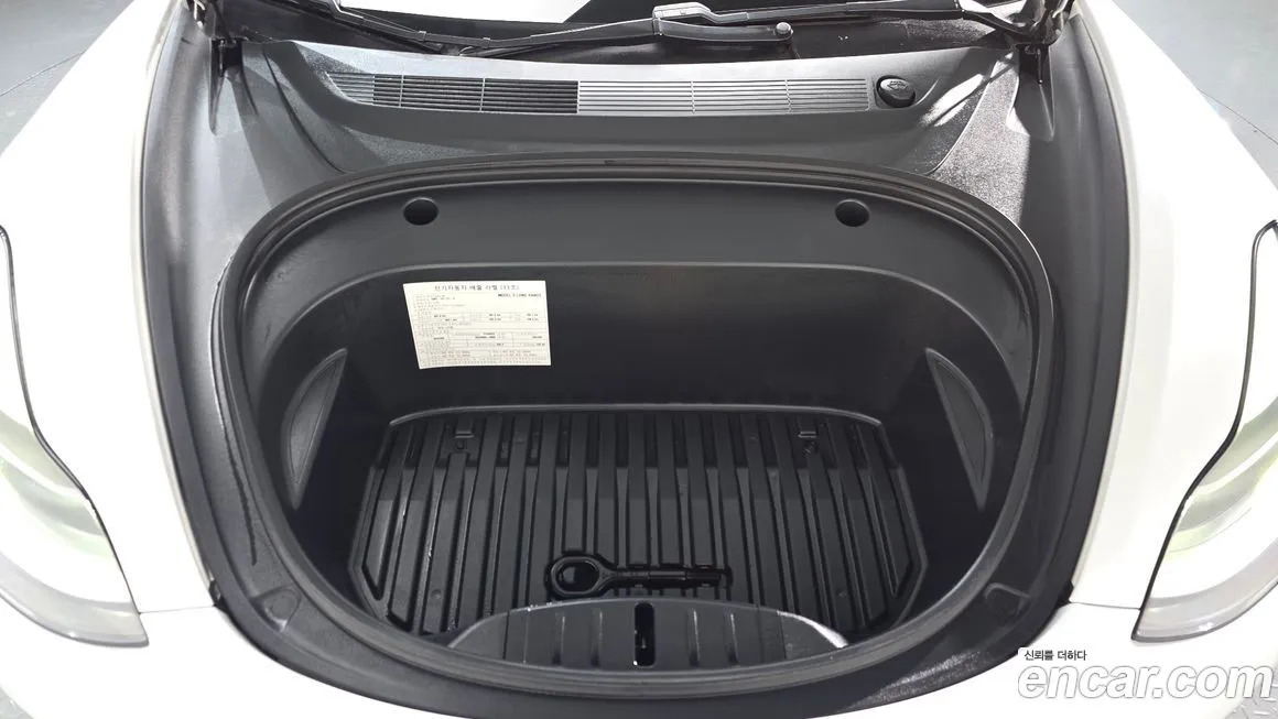 Tesla Model 3 — фото 10
