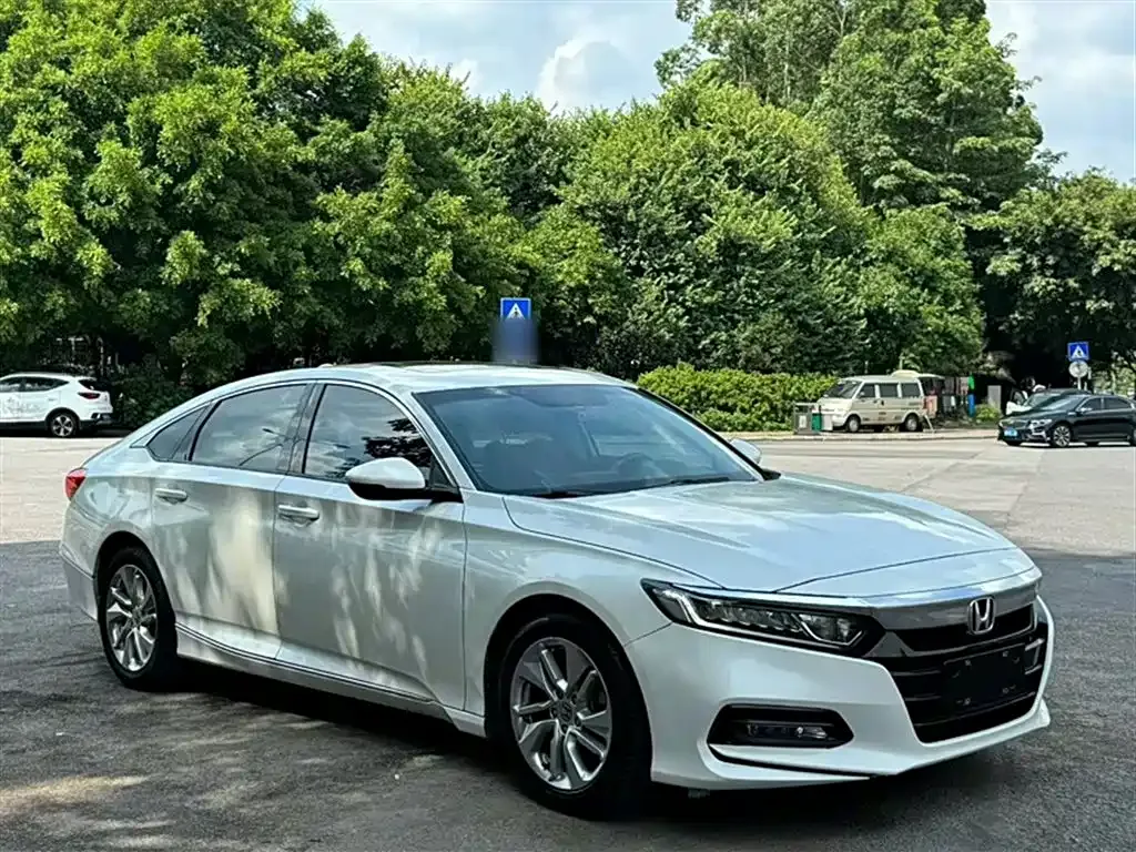 Honda Accord — фото 4