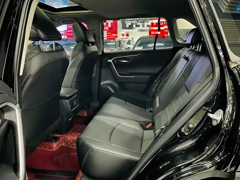 Toyota Wildlander 2022 из CN, фото 4