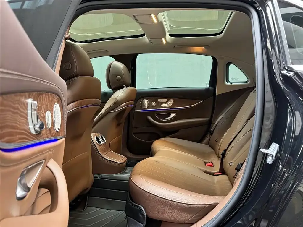 Mercedes-Benz E-Class 2023 из CN, фото 3
