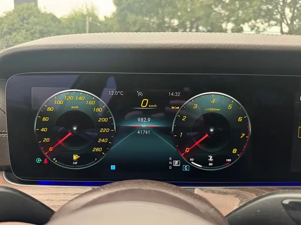 Mercedes-Benz E-Class 2023 из CN, фото 4