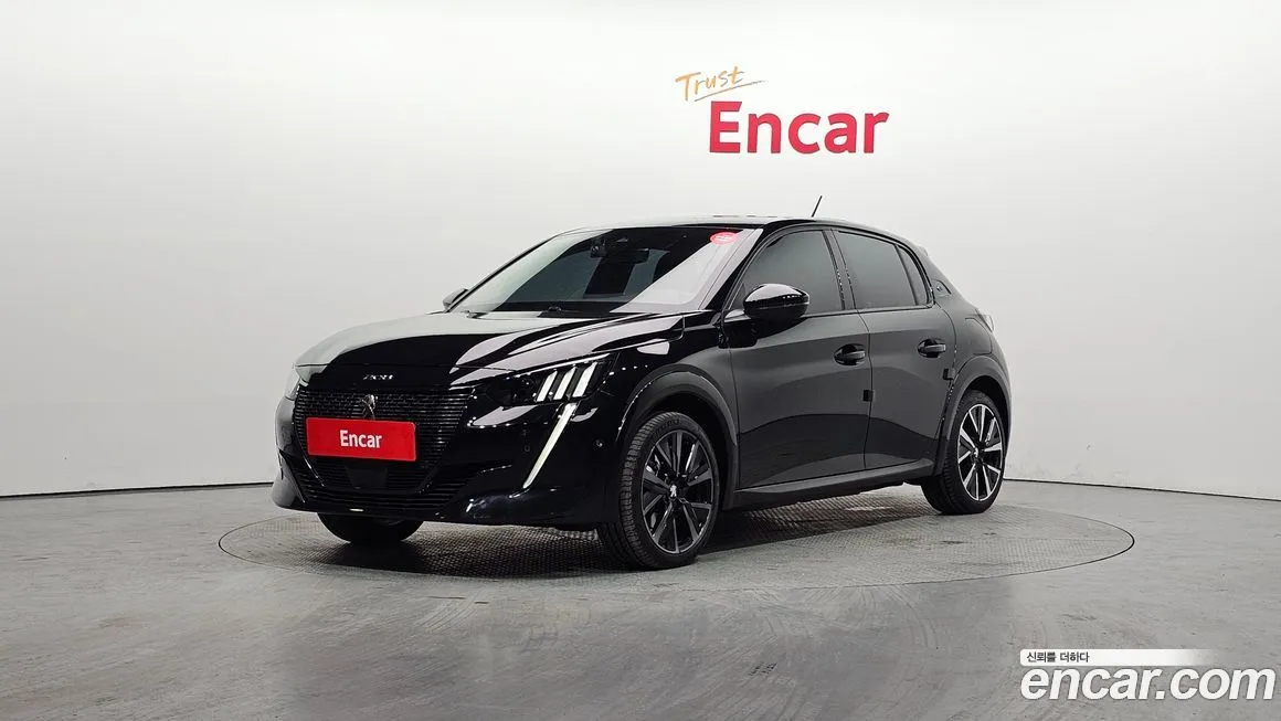 Peugeot 208 2023 из KR, фото 1