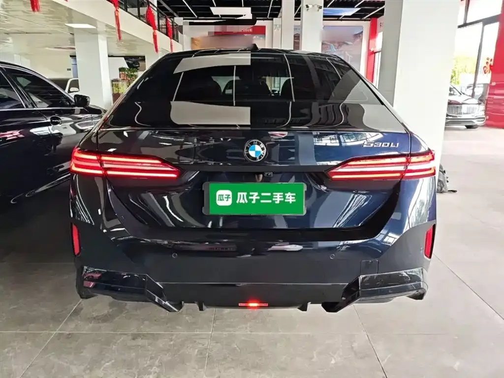 BMW 5 Series — фото 10