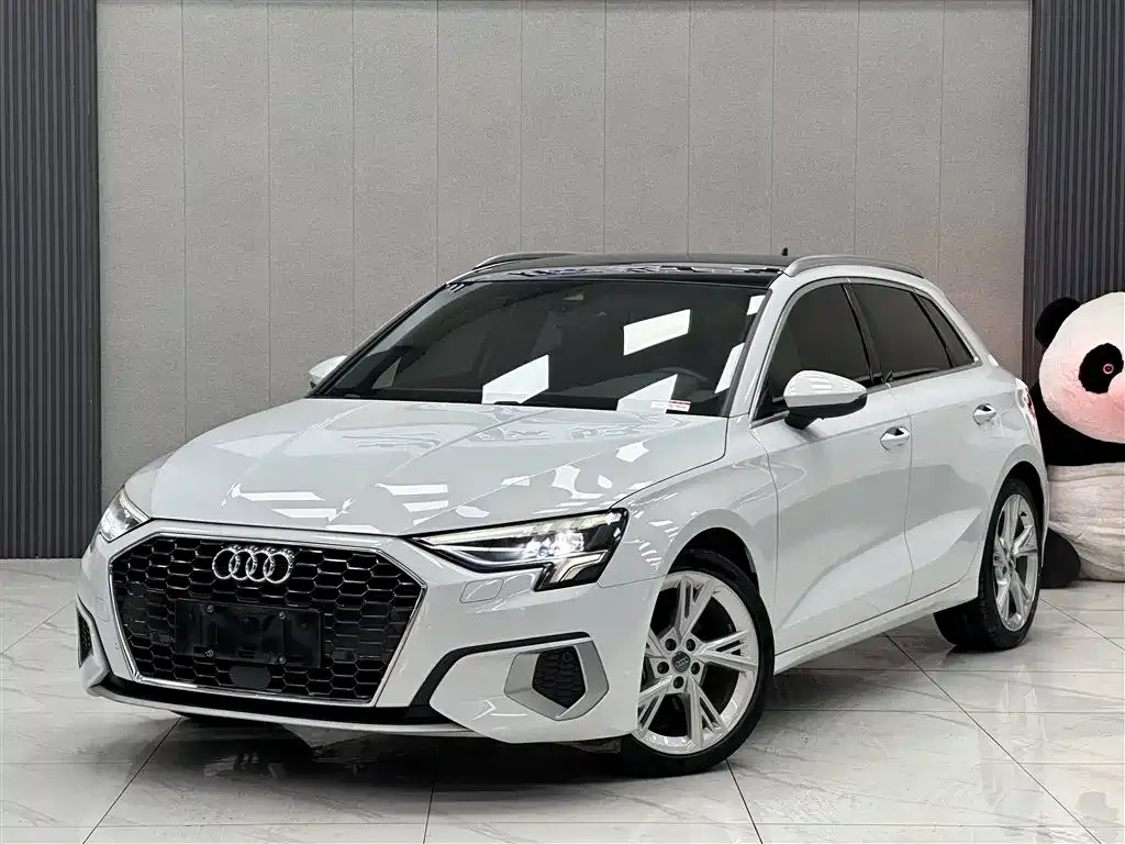 Audi A3 — фото 1
