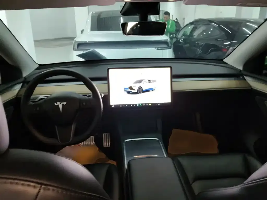 Tesla Model Y — фото 9