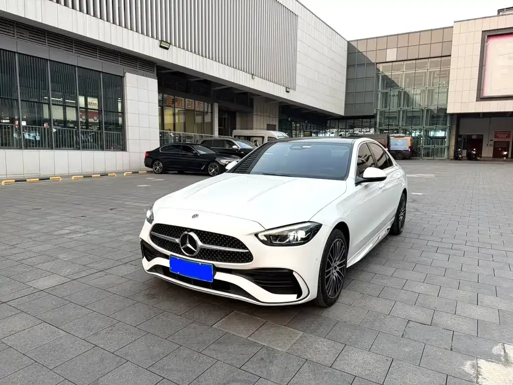 Mercedes-Benz C-Class — фото 1