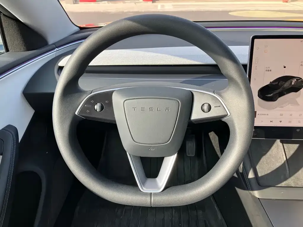 Tesla Model 3 — фото 5