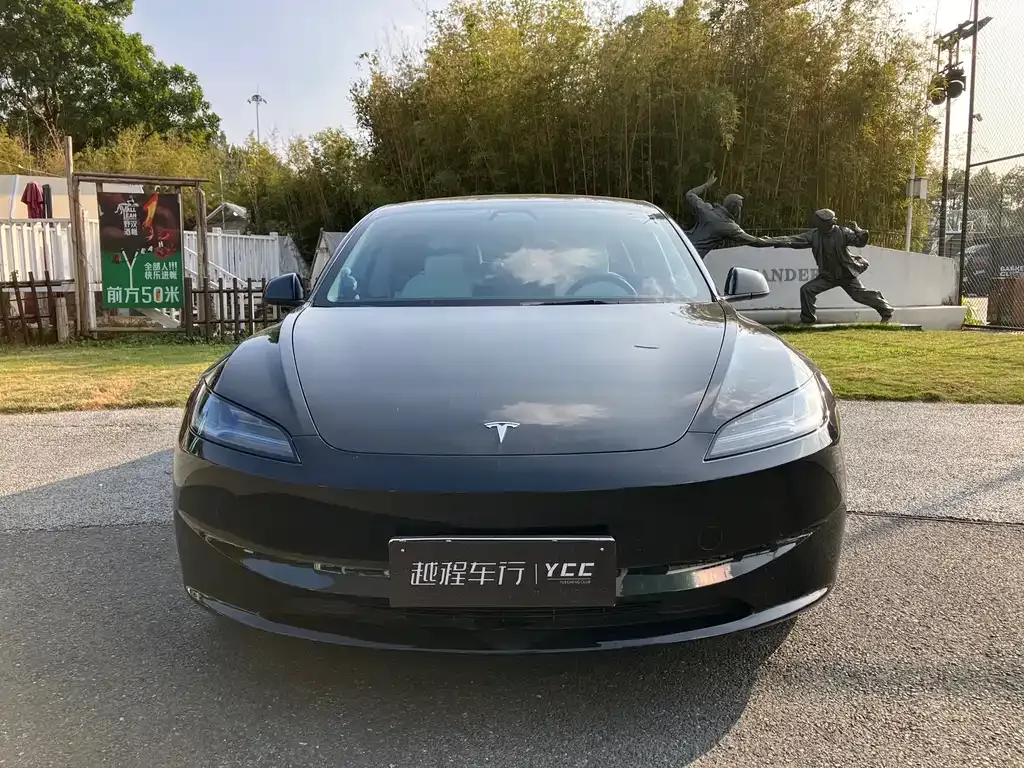 Tesla Model 3 — фото 9