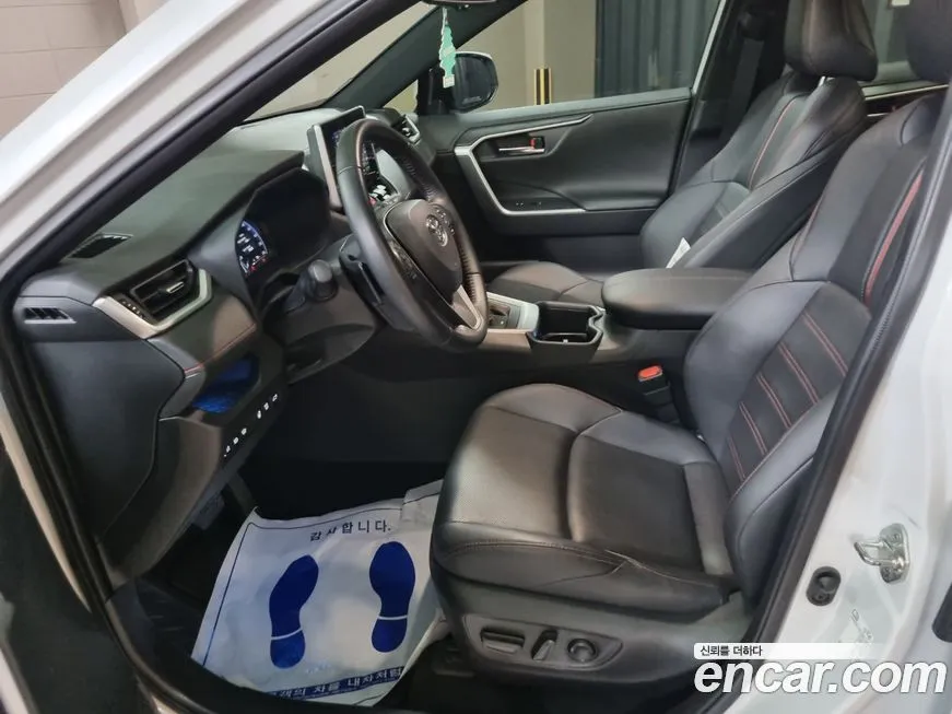 Toyota RAV4 2023 из KR, фото 8