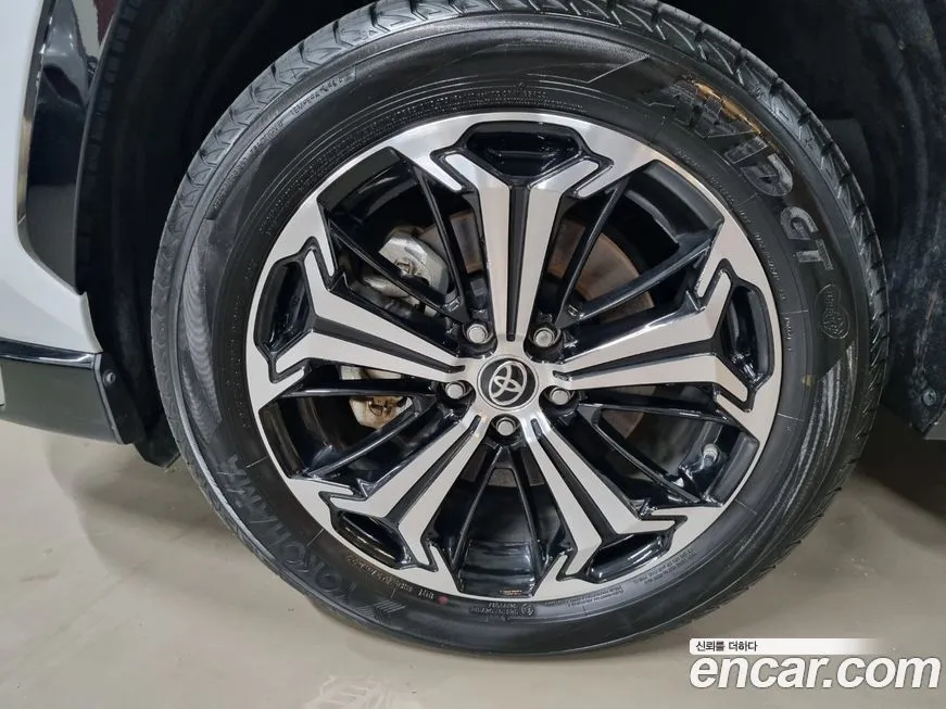 Toyota RAV4 2023 из KR, фото 9