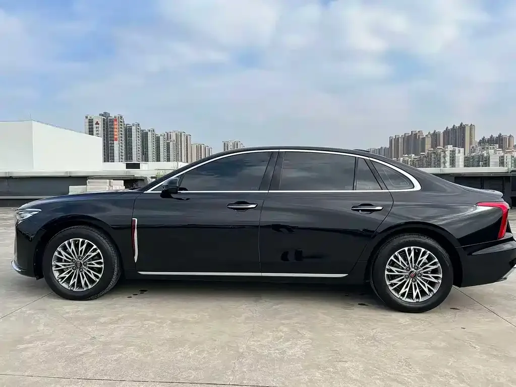 Hongqi H5 — фото 8