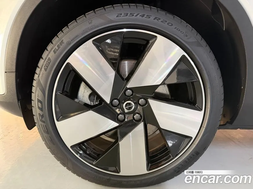 Volvo XC40 2024 из KR, фото 6