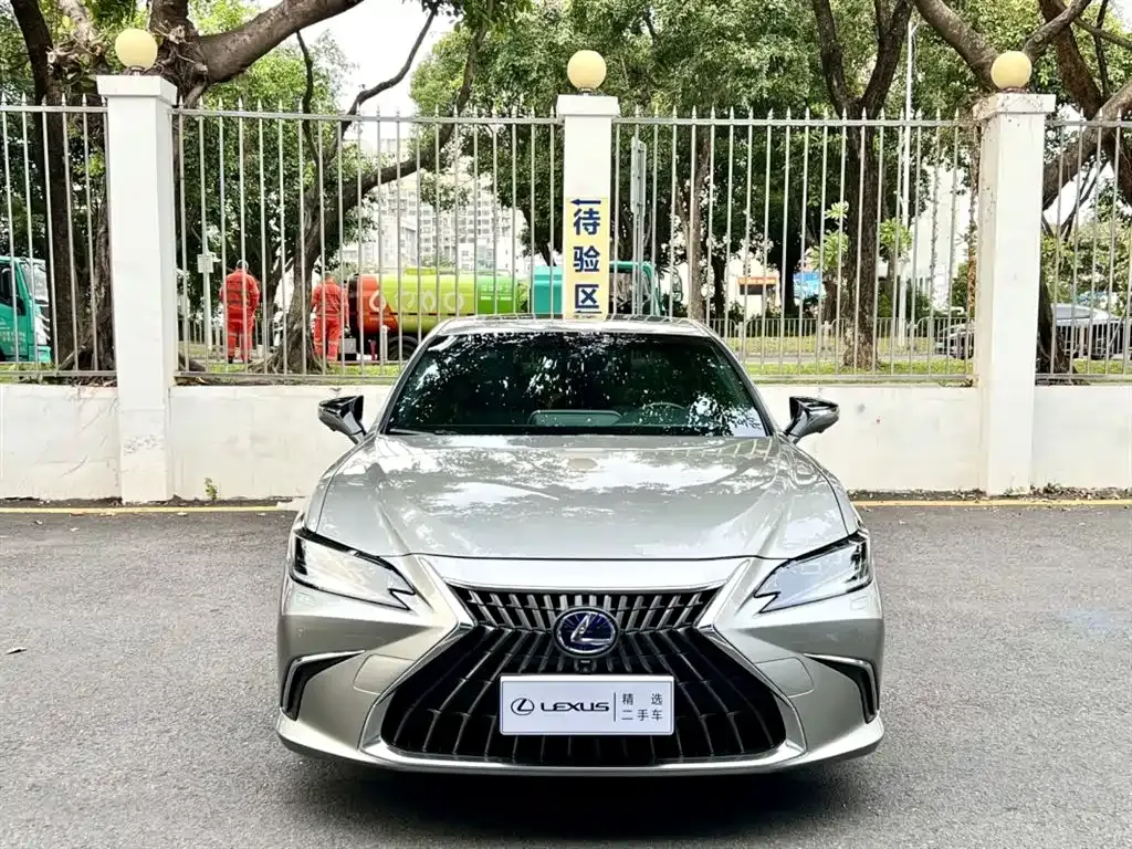 Lexus ES — фото 8