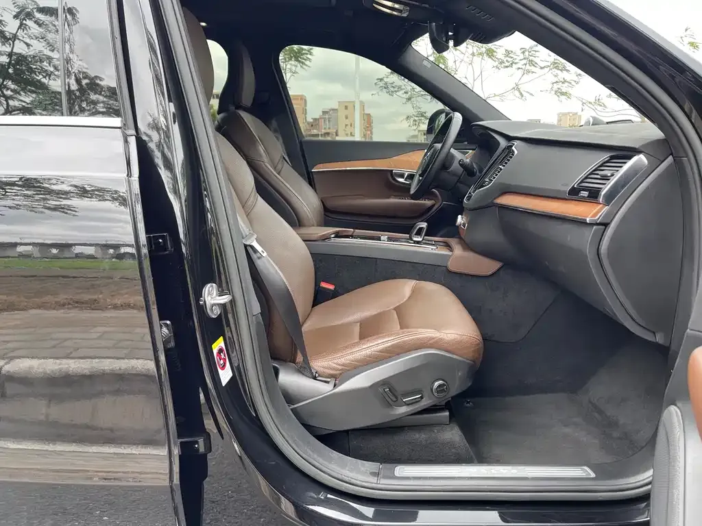 Volvo XC90 2022 из CN, фото 8