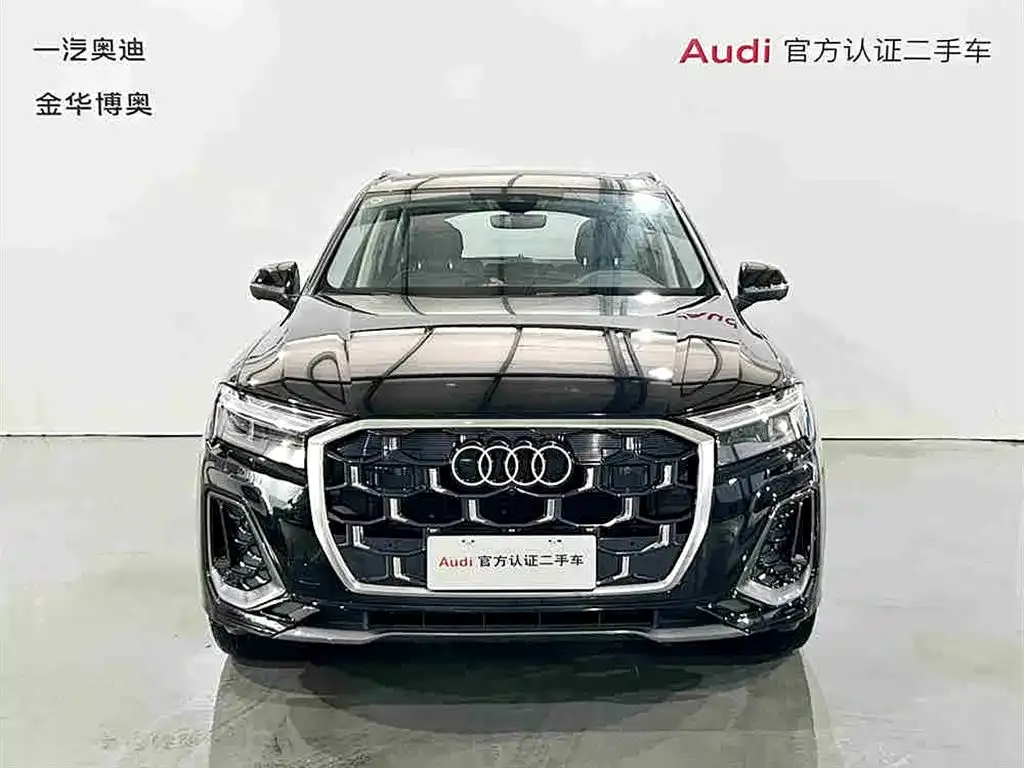 Audi Q7 2024 из CN, фото 5