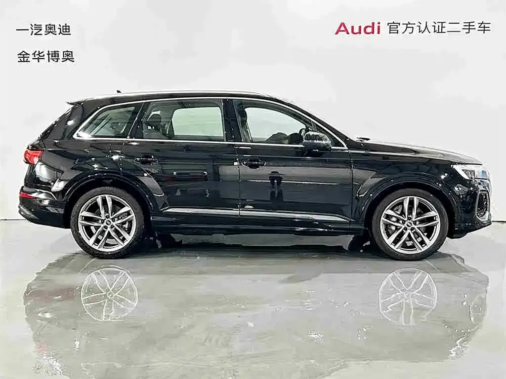 Audi Q7 2024 из CN, фото 2