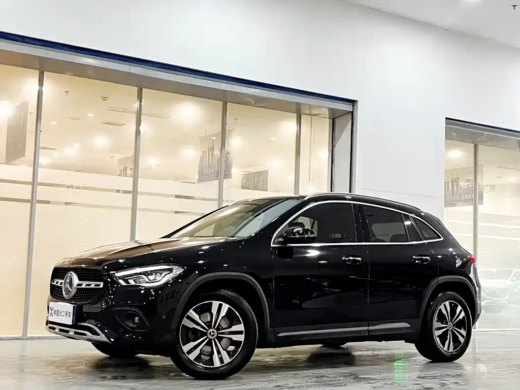 Mercedes-Benz GLA — фото 1